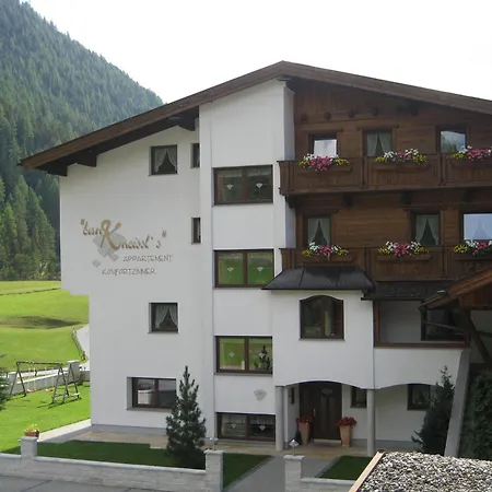 Ban Kneissl's Apartamento