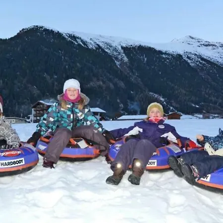 Ban Kneissl's Διαμέρισμα *